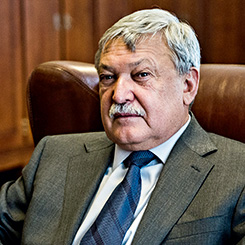 Sándor Csányi